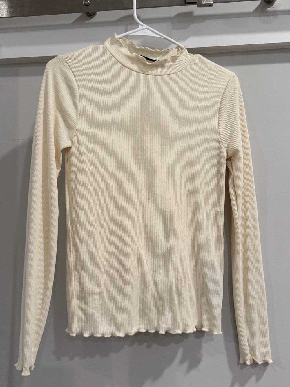 LCW Modest Cream Ribbed Mock Neck Lettuce Trim Top Size S